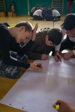 Mladi iz različnih evropskih držav z učenci OŠ Šalovci o digitalizaciji 18